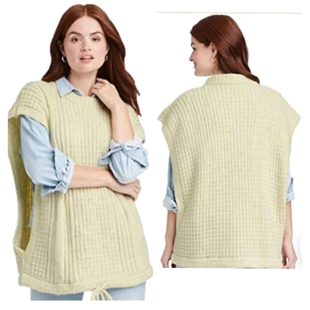 (1350) Universal Thread Women's Cream Sleeveless Knit Vest One Size